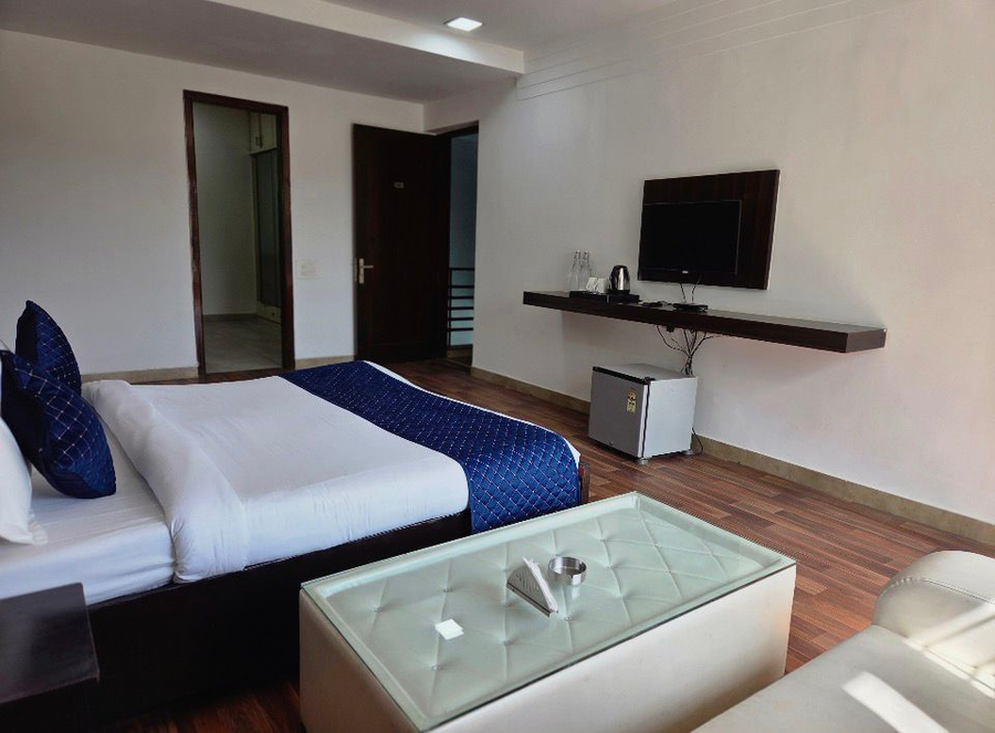 Posh Classic -Sector 45 Millennium City Center Gurugram,,3 star