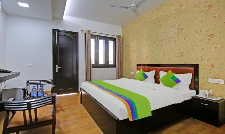 Posh Classic -Sector 45 Millennium City Center Gurugram,,3 star