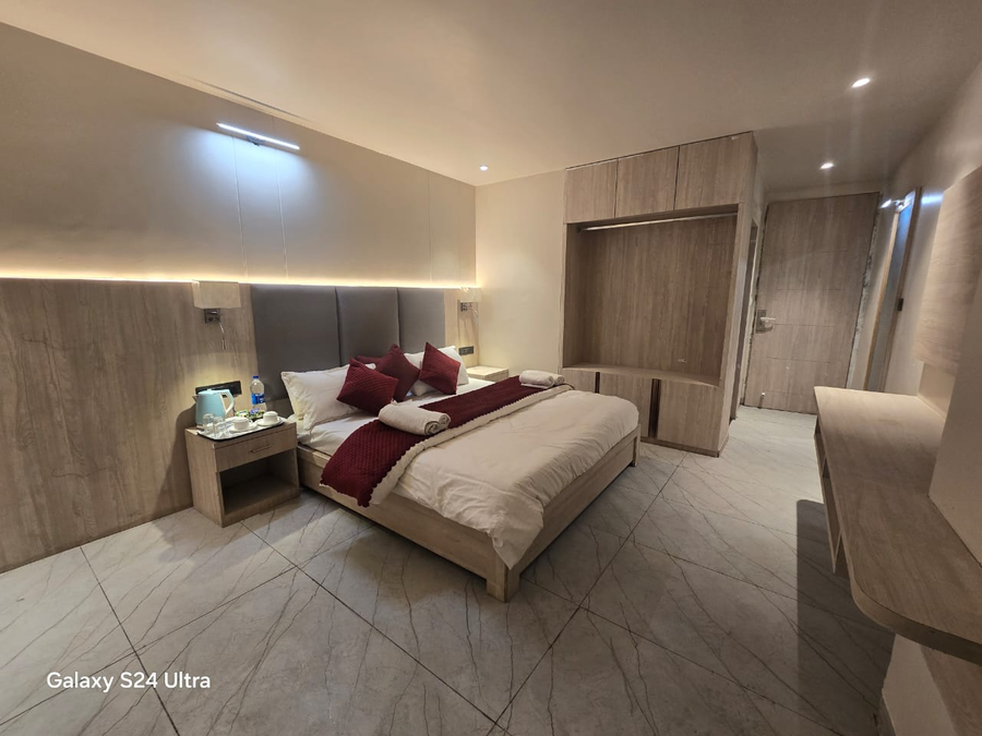 Hotel Divine Vista,,3 star