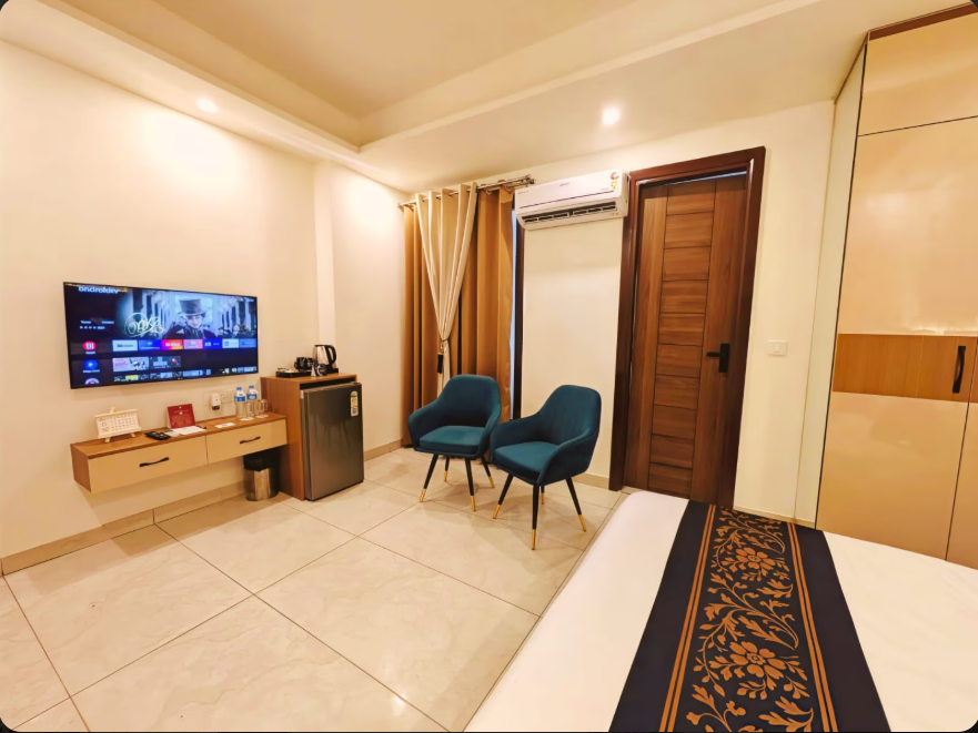 Olive Stayz,East Delhi-Kaushambi,4 star