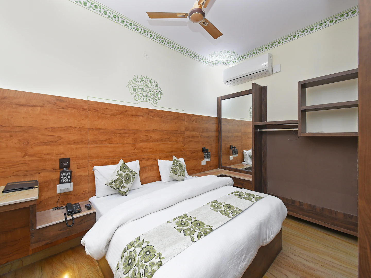 hotel arco palace