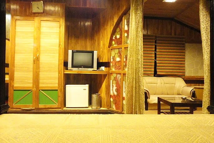 Hotel New Armadale,Sherwani,3 star