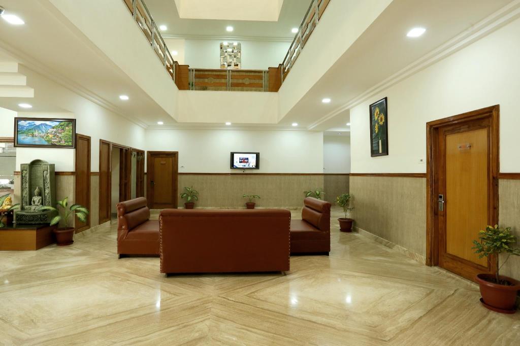 33 Hotels,Railway Road ,4 star