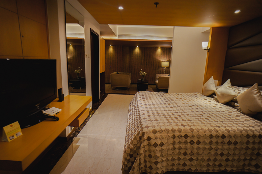 hotel peninsula grand