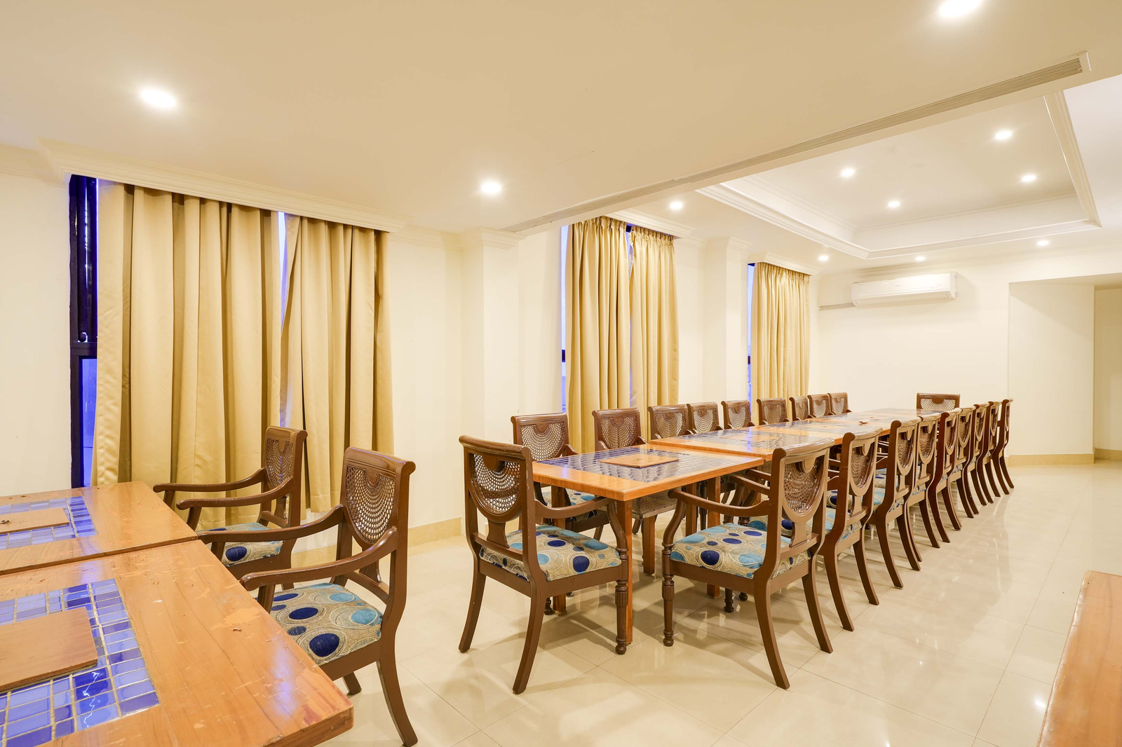 Palette Mg Road Ernakulam,Mahatma Gandhi Road,3 star