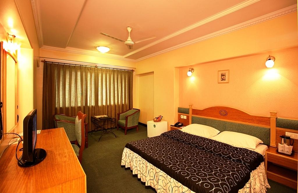 hotel brijwasi royal