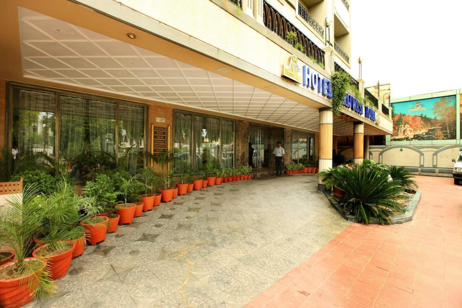 Hotel Brijwasi Royal,Mathura>>Agra,3 star