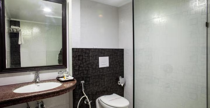 airport city hotel