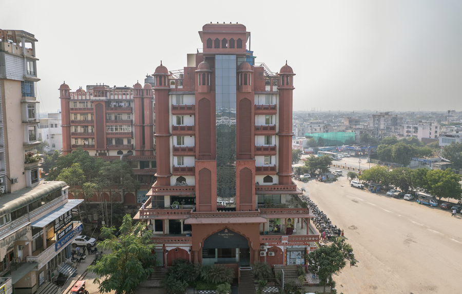 Whispering Palms Hotel,Sikar Road,3 star