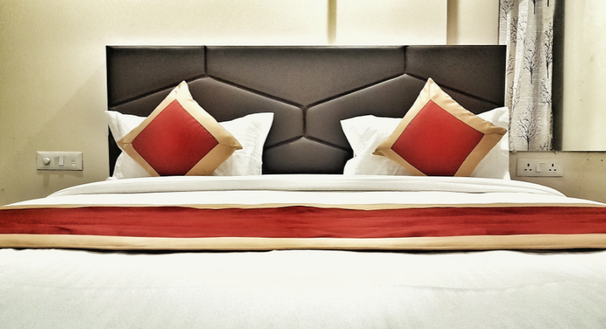 hotel aerocity purple orchid