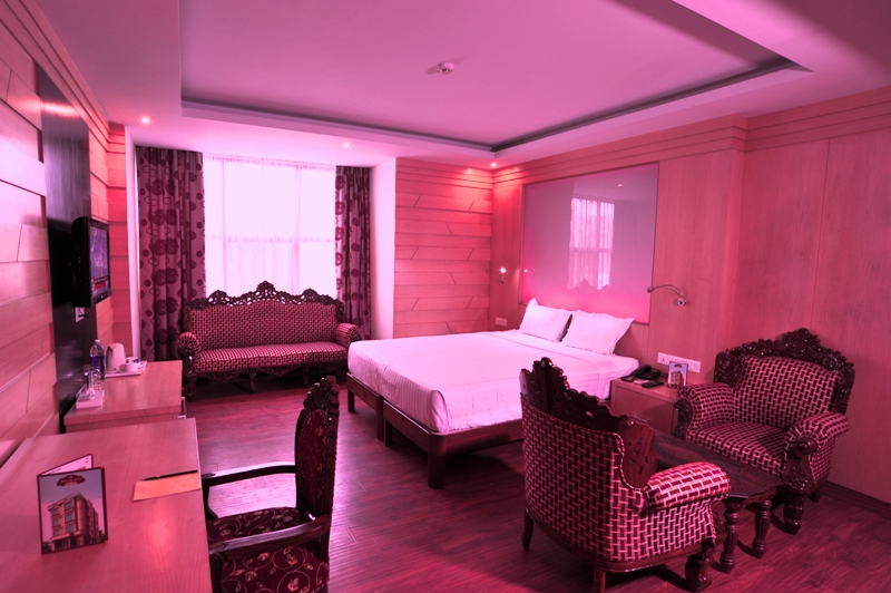 Hotel Emarald,Central Delhi>>Barakhamba,3 star