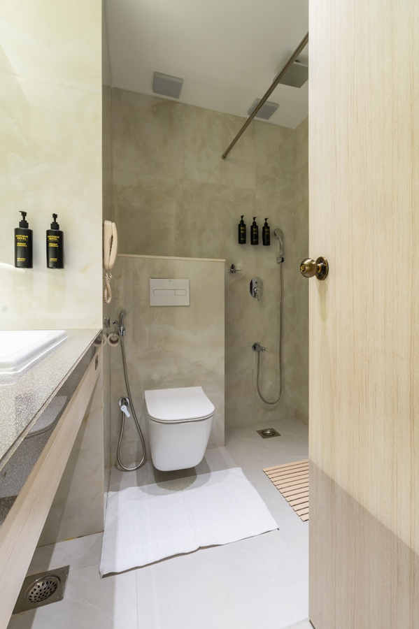 kohinoor continental airport newly renovated