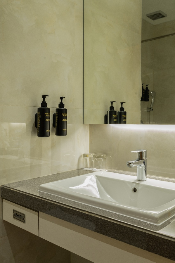 kohinoor continental airport newly renovated