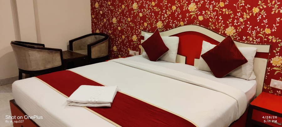 hotel royal shades