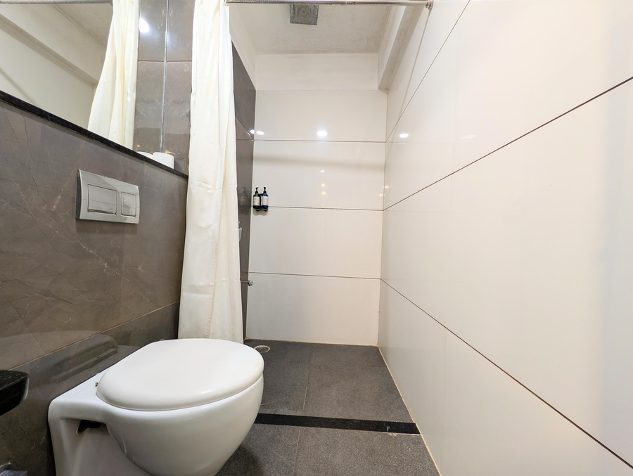 solaris hotel and club