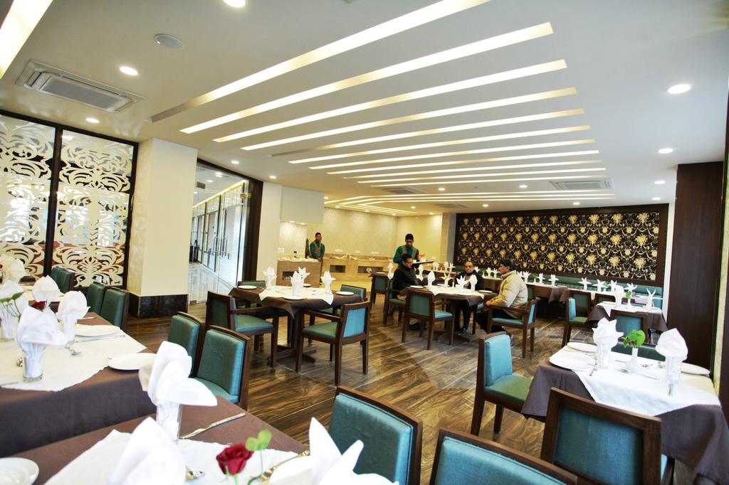 Lemon Tree Hotel, Katra,Near Katra Railway Station,4 star