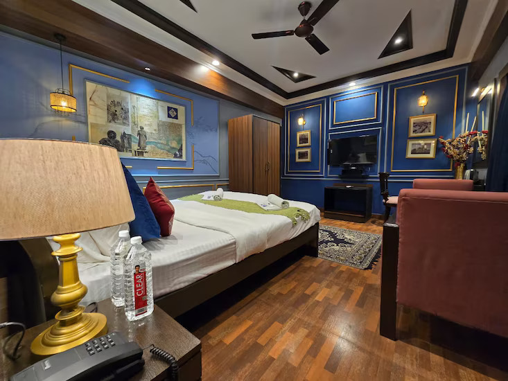 Hotel Trimoorti,24, Ray St, Sreepally, Bhowanipore, Kolkata, West Bengal 700020,3 star