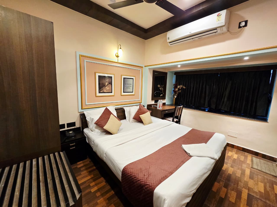hotel trimoorti
