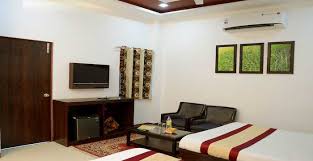 Hotel Abu Grand,Municipal Colony, Near Hotel Hillock, Mount Abu, Rajasthan 307501,3 star