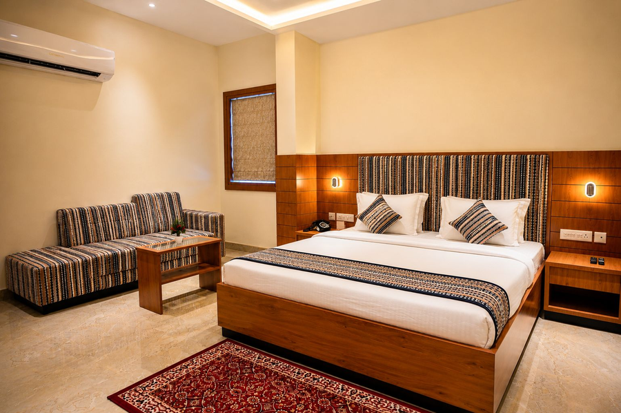 Hotel Cresent,Bhelupur,3 star