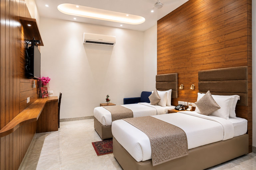 hotel cresent