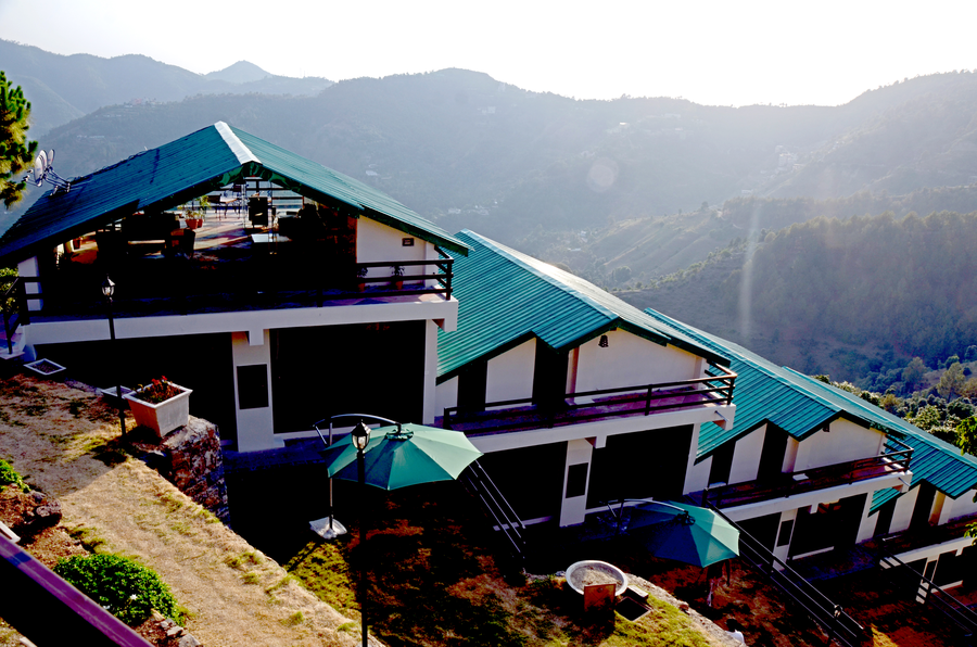 Woodsmoke Resort & Spa,Shoghi,4 star