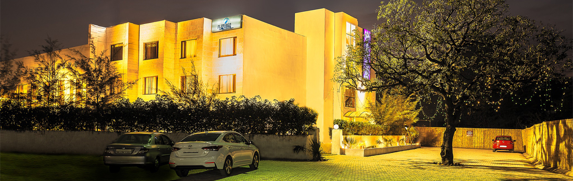 Hotel Premium Flemingo,Zirakpur Panchkula Kalka Highway,3 star