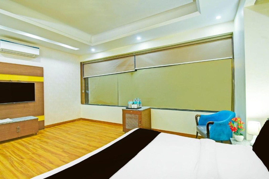 super townhouse amrapali circle formerly hotel aqua