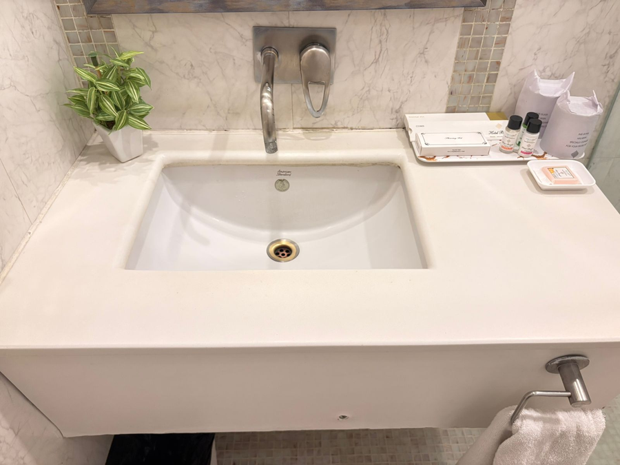 Hotel Bright,Connaught Place,3 star