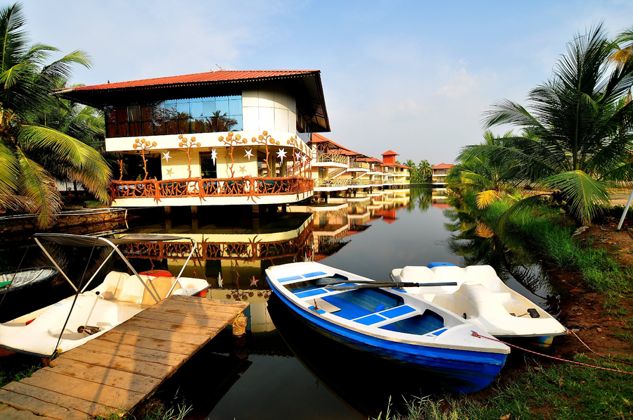kalathil lake resort