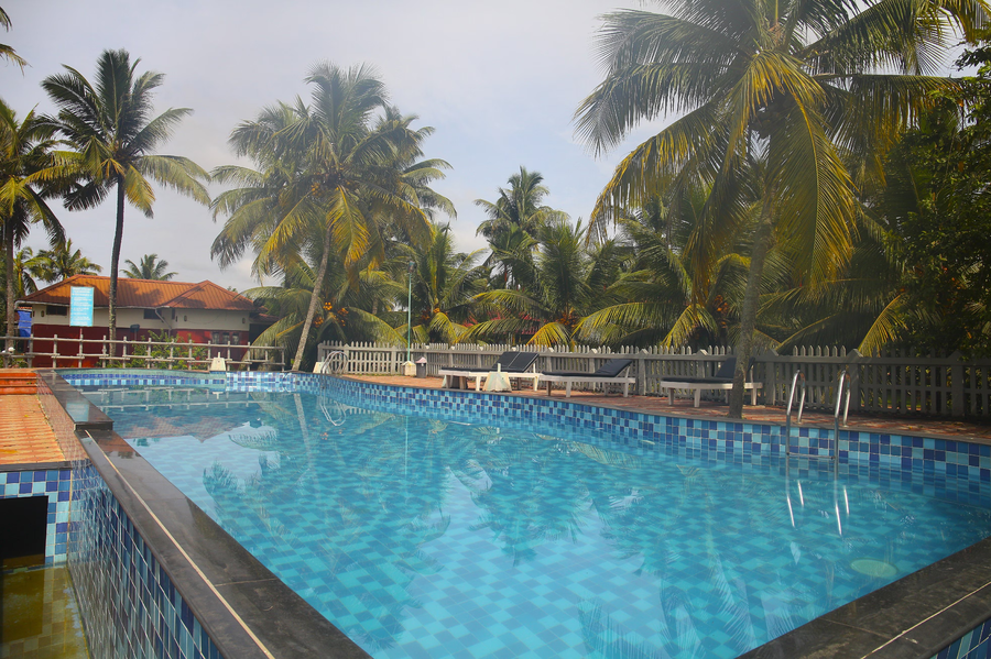 kalathil lake resort