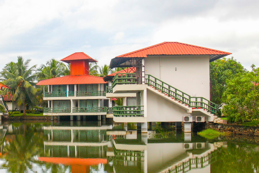 kalathil lake resort
