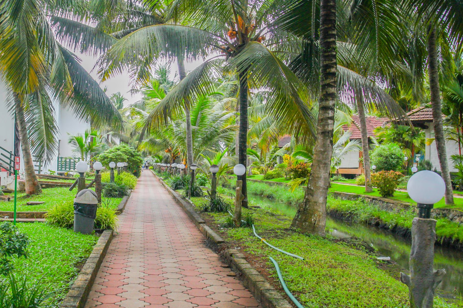 kalathil lake resort
