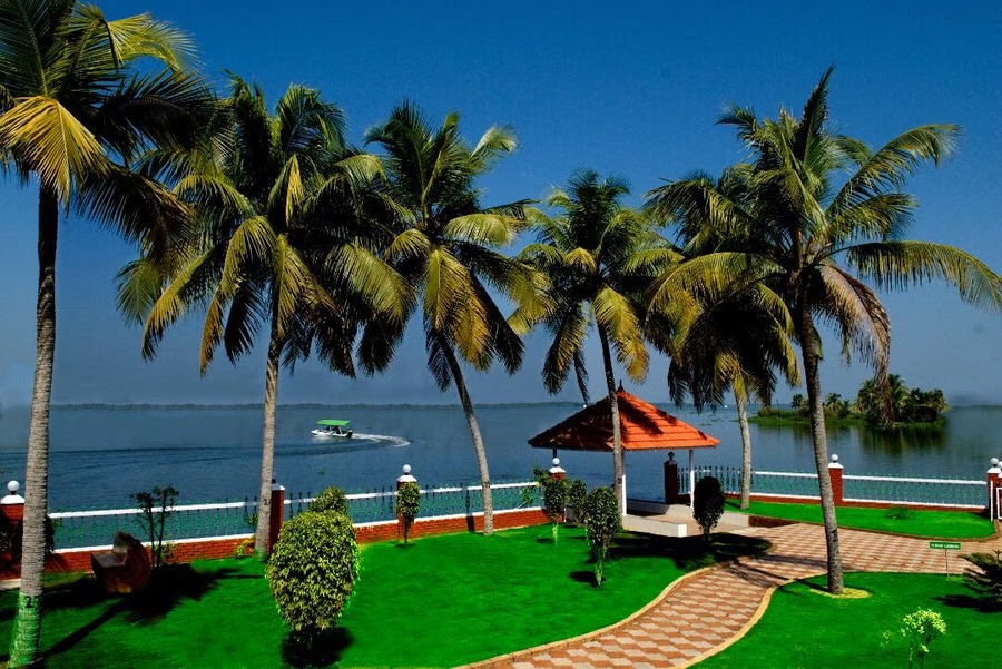 kalathil lake resort