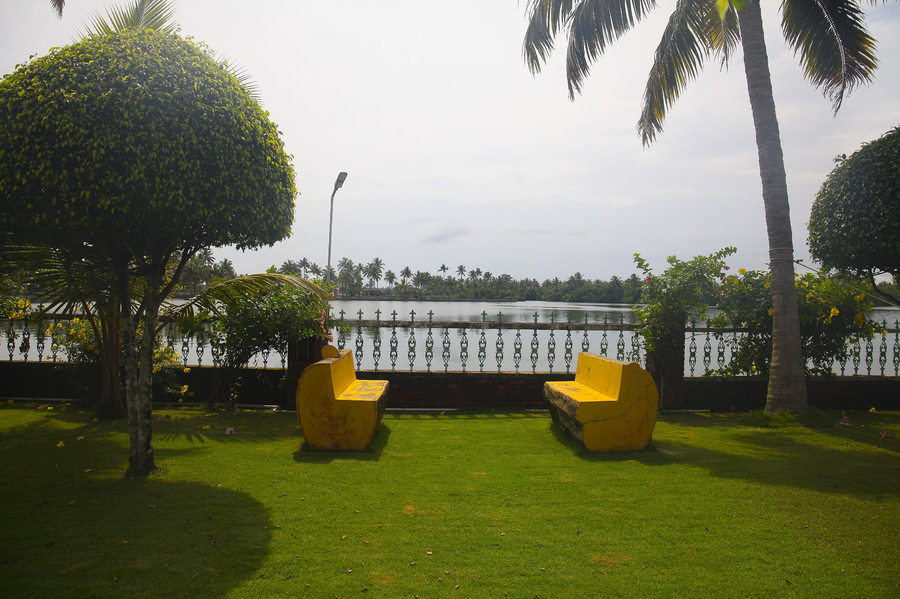 kalathil lake resort