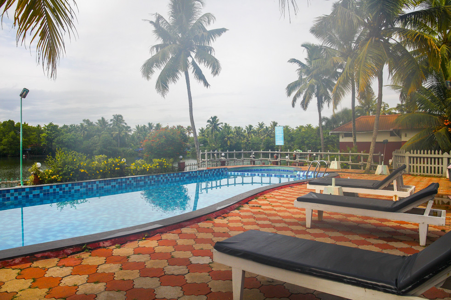 kalathil lake resort