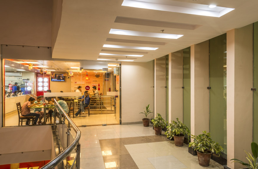 Hotel Inclover - A Peaceful Retreat,Khaniyara Road, Kotwali Bazaar,4 star