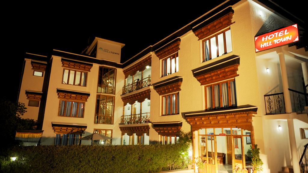 hotel hill town