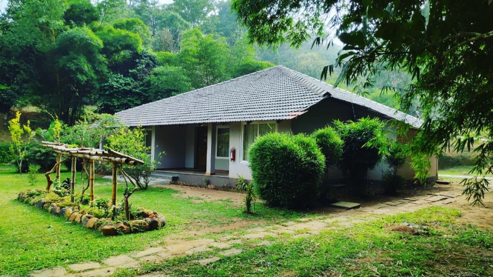 Abad Brookside,Vythiri,4 star
