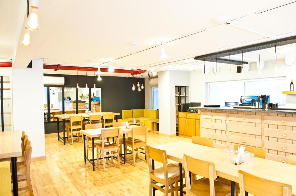 Bloomrooms @ Indiranagar,Indiranagar,3 star