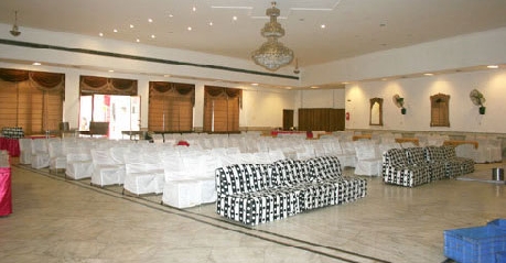 Kumar International,Near Railway Station,3 star