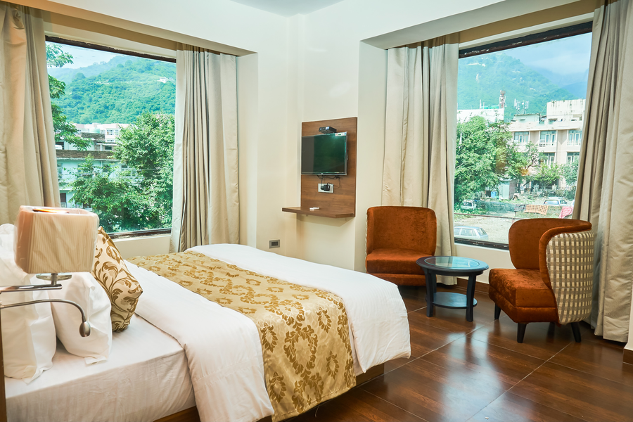 Ganpati Hotel,Main Market Katra ,3 star