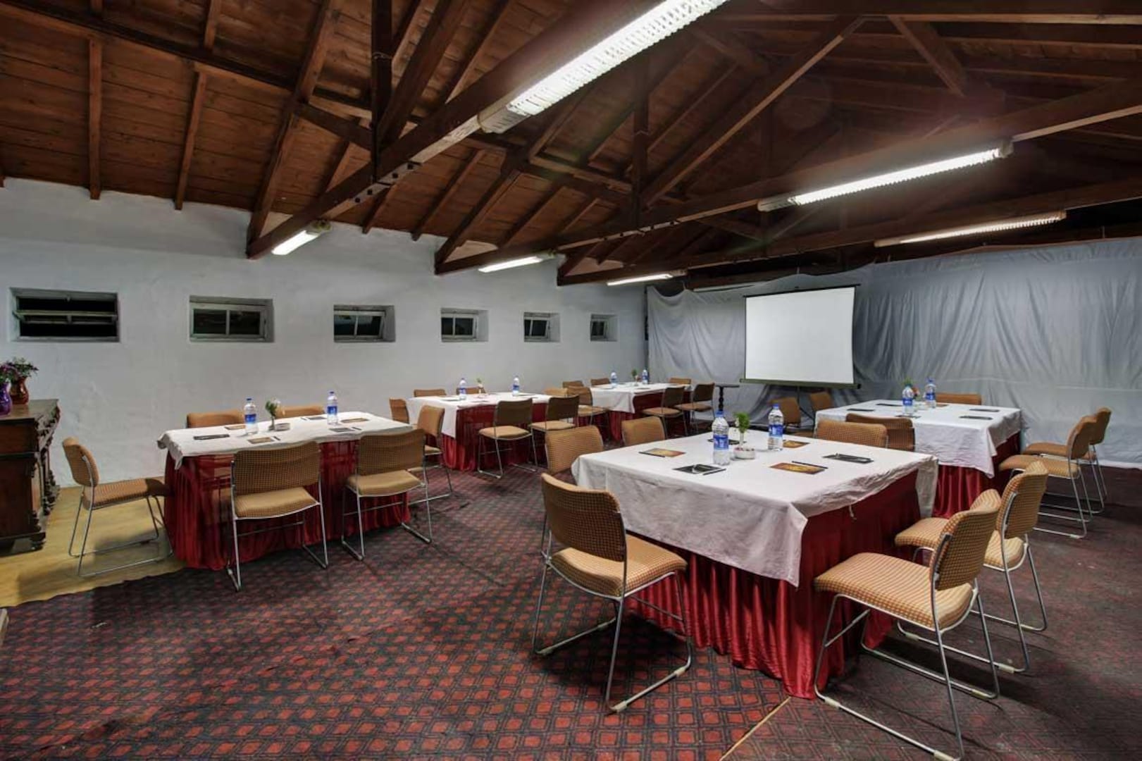 Hotel Chevron Fairhavens, Nainital,Mallital,3 star