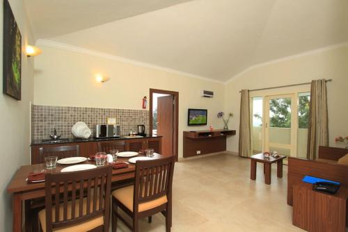 sterling ooty fern hill