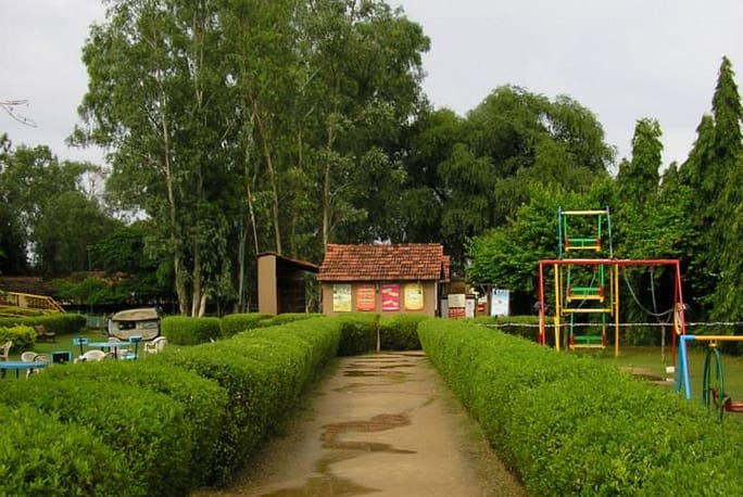 kanchan kesari village resort