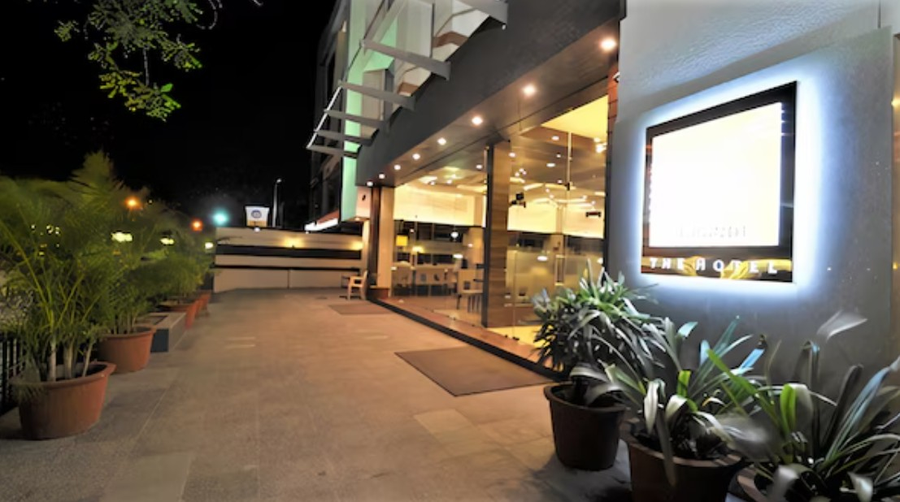 Hotel Le Grande Residency,Ellisbridge,3 star