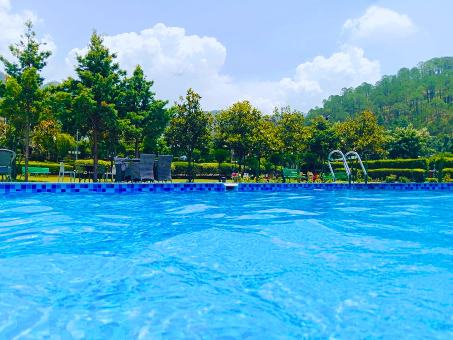 foxoso misty oaks resort near kainchi dham 8 kms