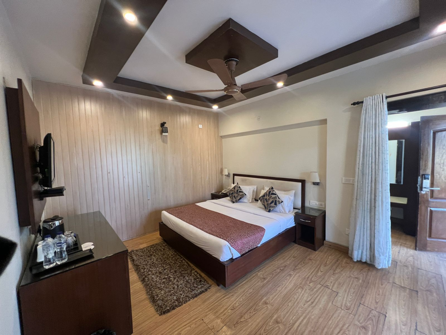 foxoso misty oaks resort near kainchi dham 8 kms