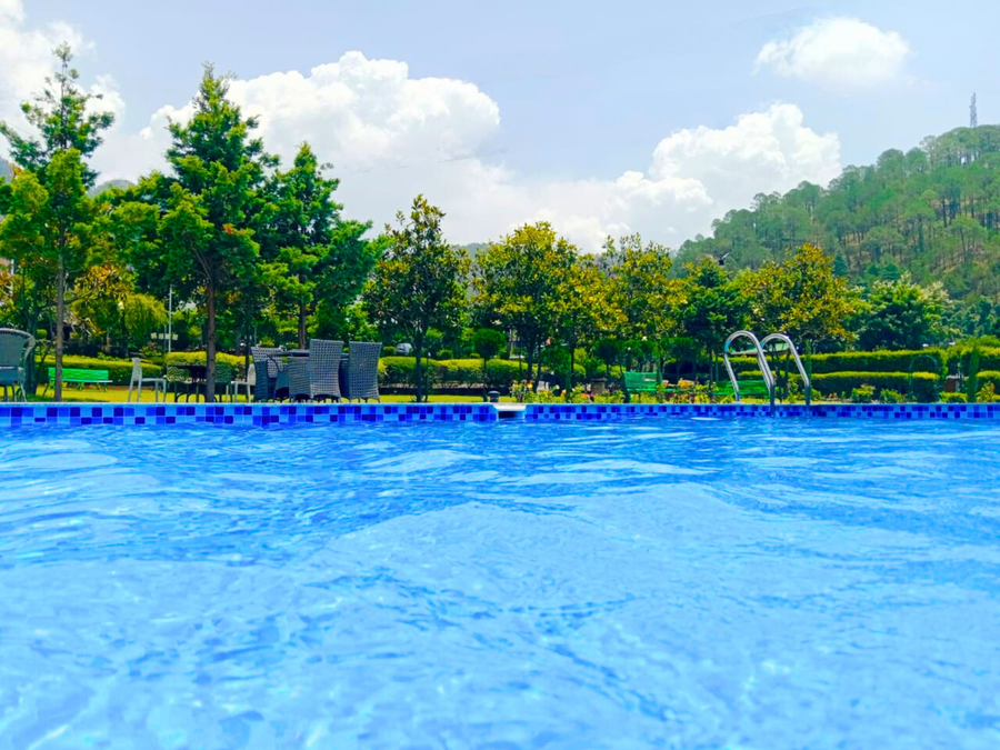 foxoso misty oaks resort near kainchi dham 8 kms