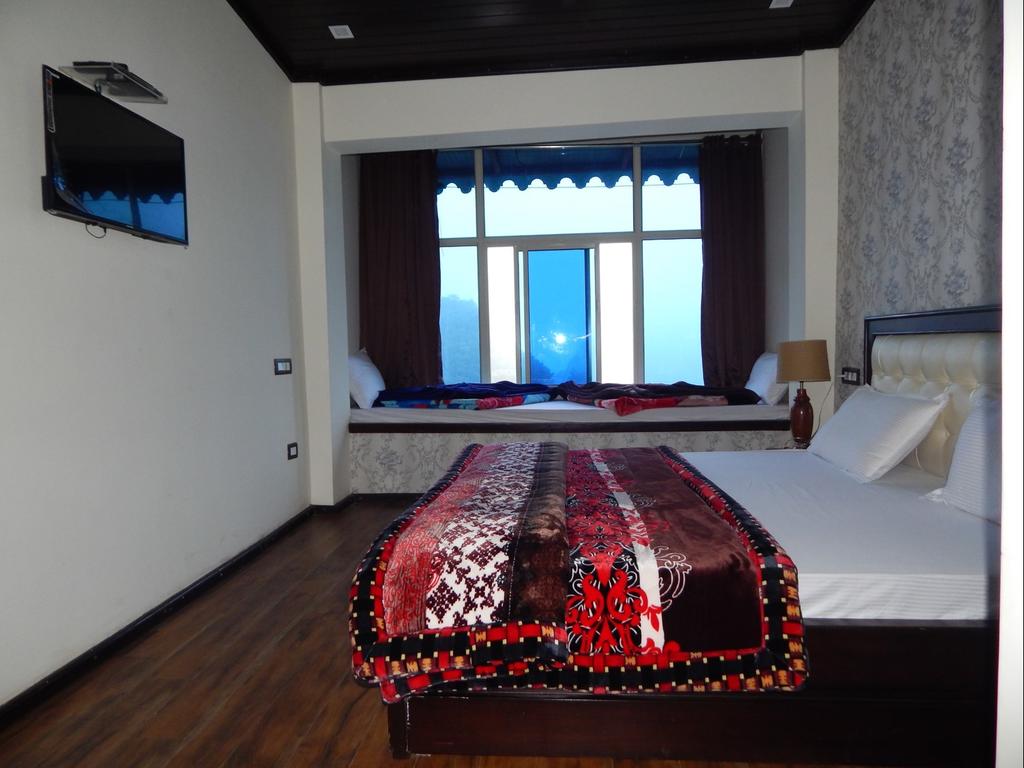 pangot himalayan view